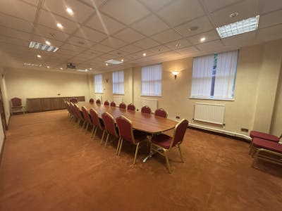 Brookside House, Stone, Office To Let - Conference room