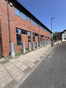 5 Cecil Park, Pinner, D1 (Non Residential Institutions) / F1 (Learning and Non-Residential Institutions) To Let - IMG_3120.jpg