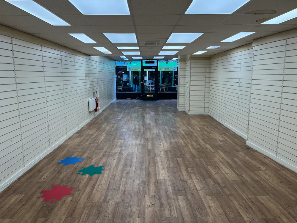 18 White Hart Street, High Wycombe, Retail To Let - 20261023_100031837_iOS.jpg