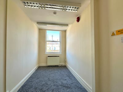 48 High Street South, Dunstable, Office To Let - IMG_6497.JPG