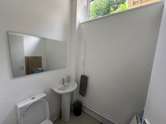 7 The Vineyards, Chelmsford, Office / Retail To Let - Picture 7.jpg
