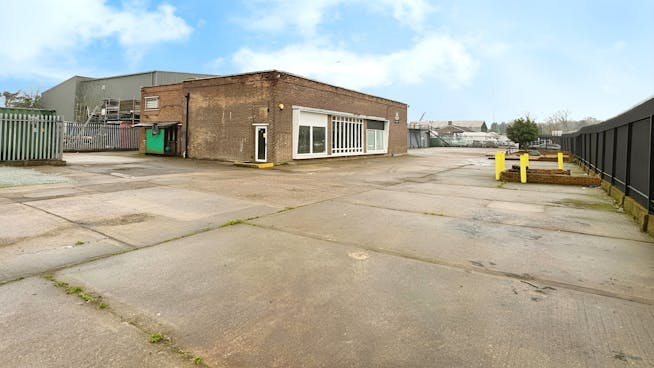 Archersfield, Basildon, Industrial / Office To Let / For Sale - edc23990WhatsApp 20Image 2020250218 20at 20140414_3d8d860d.jpg