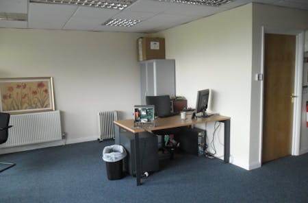 Brambelside, Uckfield, Office To Let - aedb26bdbaca17ac5ac6035f172cf2e01c5ecb6b.jpg