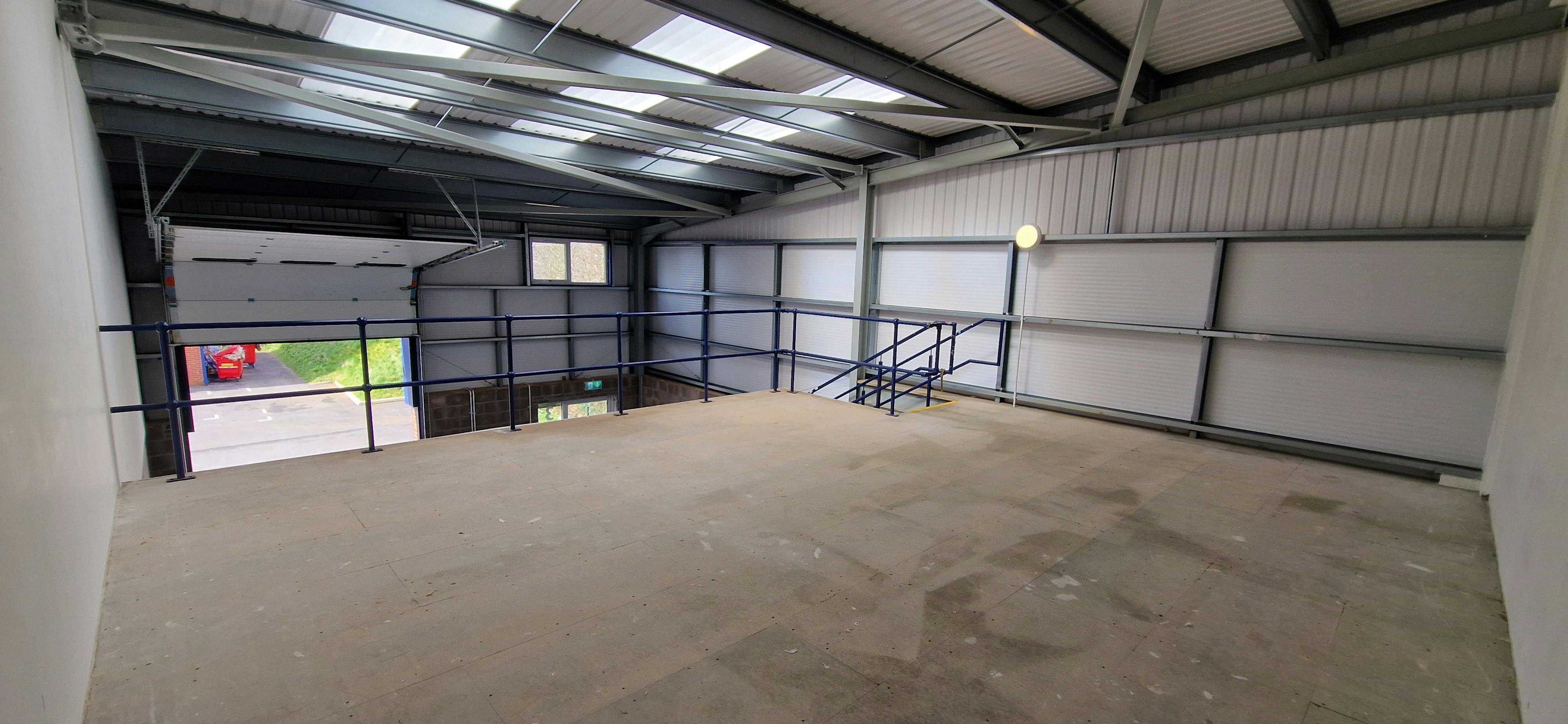 Industrial Unit in Southampton - photo 3