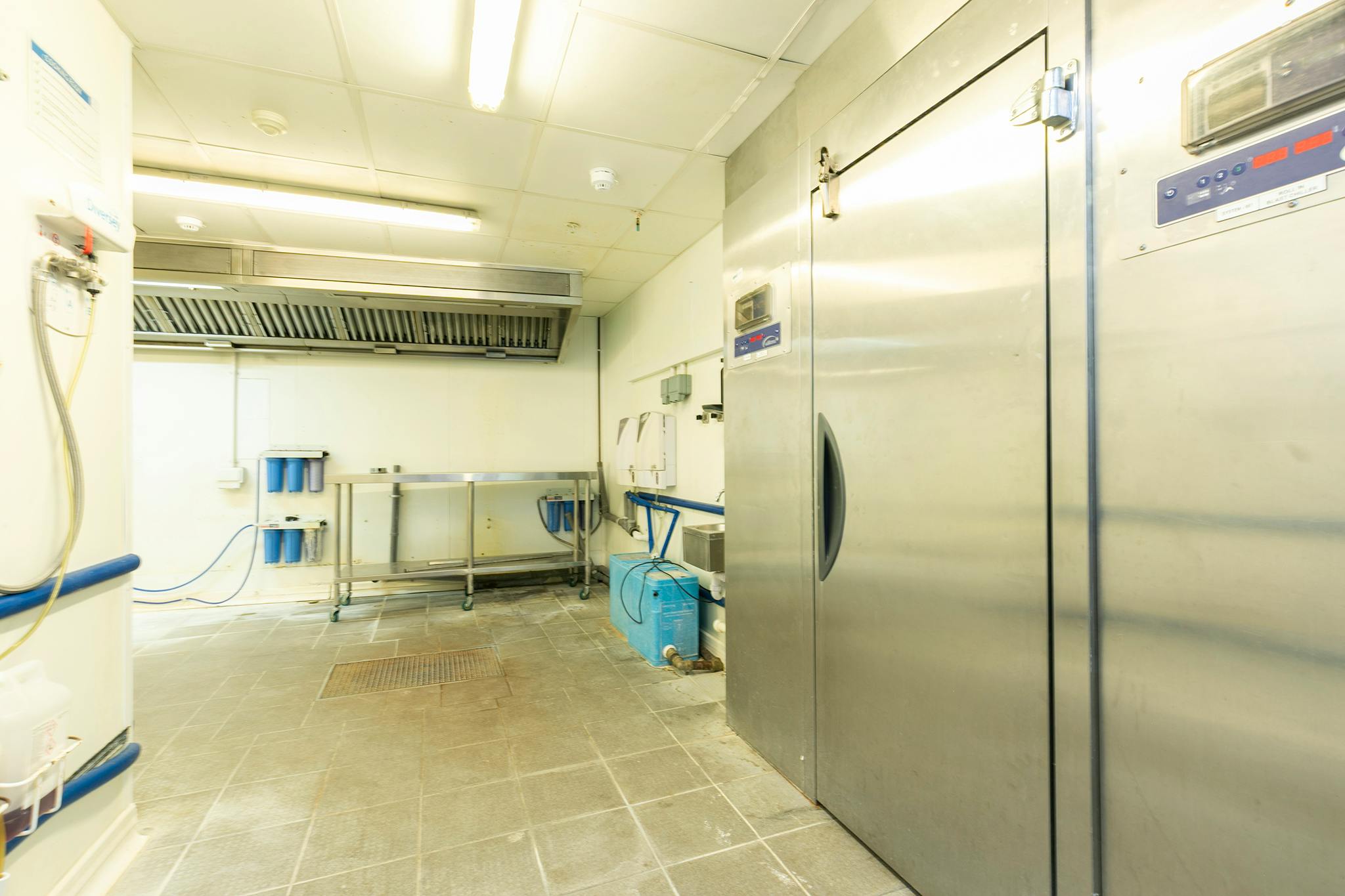 Retail/Shop in London - photo 3