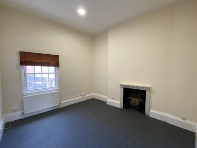 2nd Floor, 104 High Street, Thame, Office To Let - IMG_7337.JPG