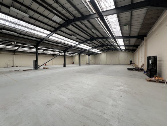 Unit 4-5, Bristol, Industrial To Let - 20240802_095328211_iOS.jpg