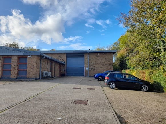 Unit 6 Rutherford Road, Basingstoke, Industrial To Let / For Sale - 20251028_142525.jpg