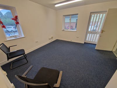 Unit B Blackbrook Business Park, Fareham, Industrial To Let - 20250902_091908.jpg