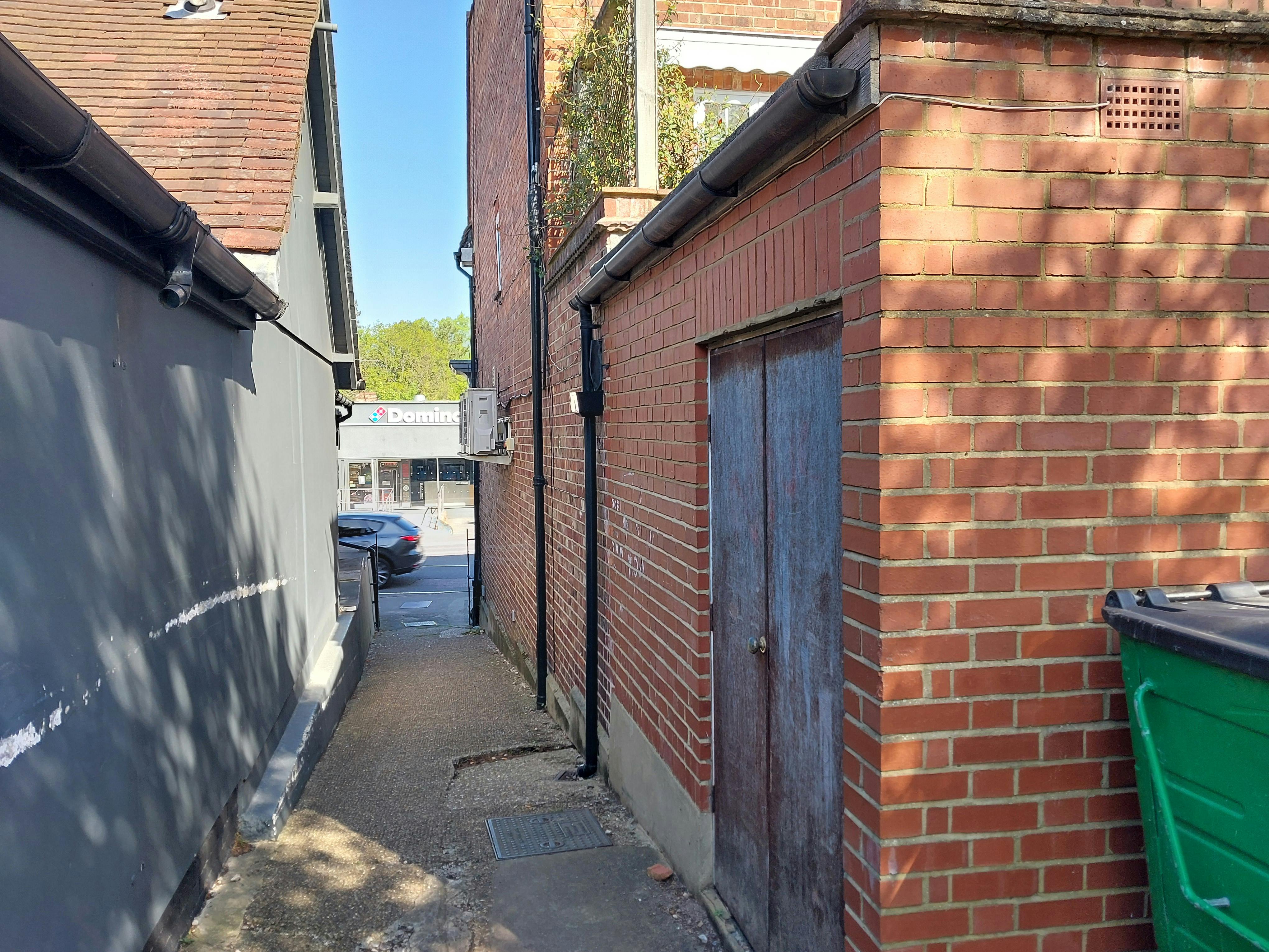 1 Broomhall Buildings, Ascot, Retail For Sale - 20260501_093729.jpg