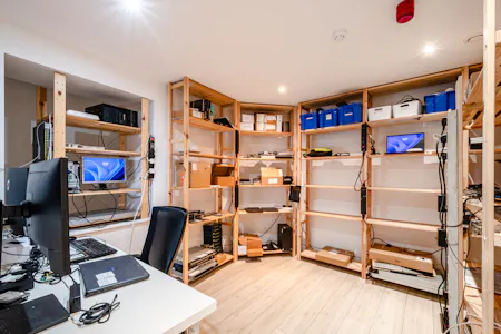 162 Farringdon Road, London, Leisure / Office / Retail To Let - Farringdon Rd 162 - 7.jpg