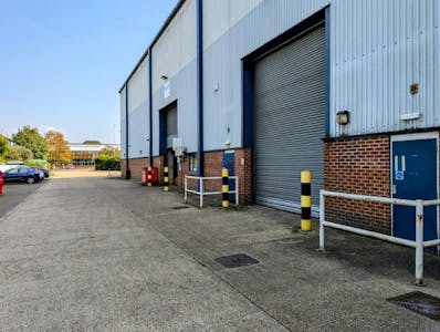 Lister House, Dunstable, Industrial/Logistics For Sale - PXL_20240919_1256153082.jpg