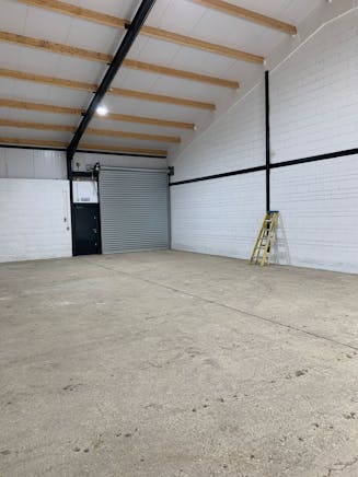 3 Hills Barn, Basingstoke, Industrial To Let - 0a28b1cadd8847a0ac7f4c698cd4fb1e.jpg
