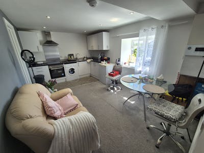 14 High Street, Stone, Residential / Retail For Sale - 20260429_142425.jpg
