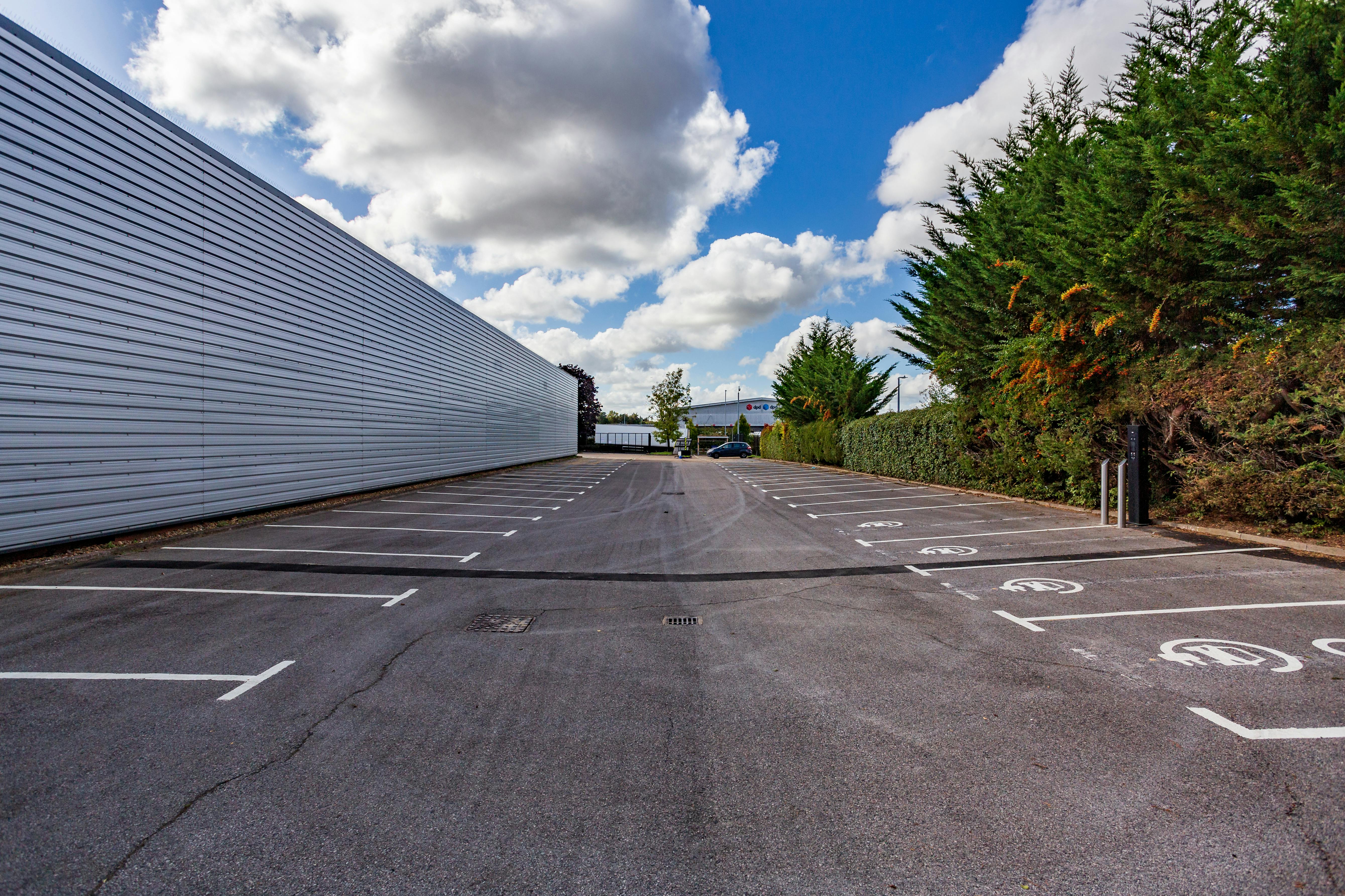 Unit 2 Woodside Industrial Estate, Humphrys Road, Dunstable, Warehouse & Industrial To Let - HLP_T_250922_3143.jpg