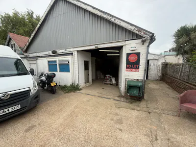 74-82 Portland Road, Hove, Warehouse To Let - IMG_1558.JPG