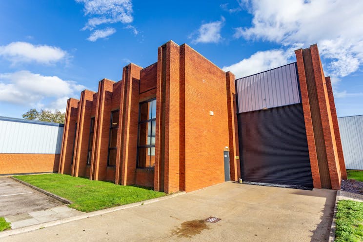 Unit D Kennetside Industrial Estate, Newbury, Industrial / Warehouse To Let - HLP_AO_251113_9104.jpg