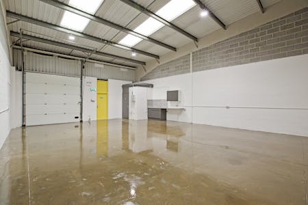 Units 13 - 17 Albion Park, Leeds, Industrial To Let - IMG_1953.jpg