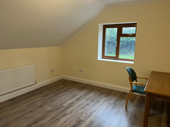 Tittershall Lodge, Kingswood Lane, Aylesbury, Land / Offices / Retail To Let - IMG_2842.JPEG