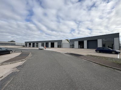 Units 18-20, Severnside Trading Estate, Textilose Road, Manchester, Industrial To Let - IMG_0893.JPG