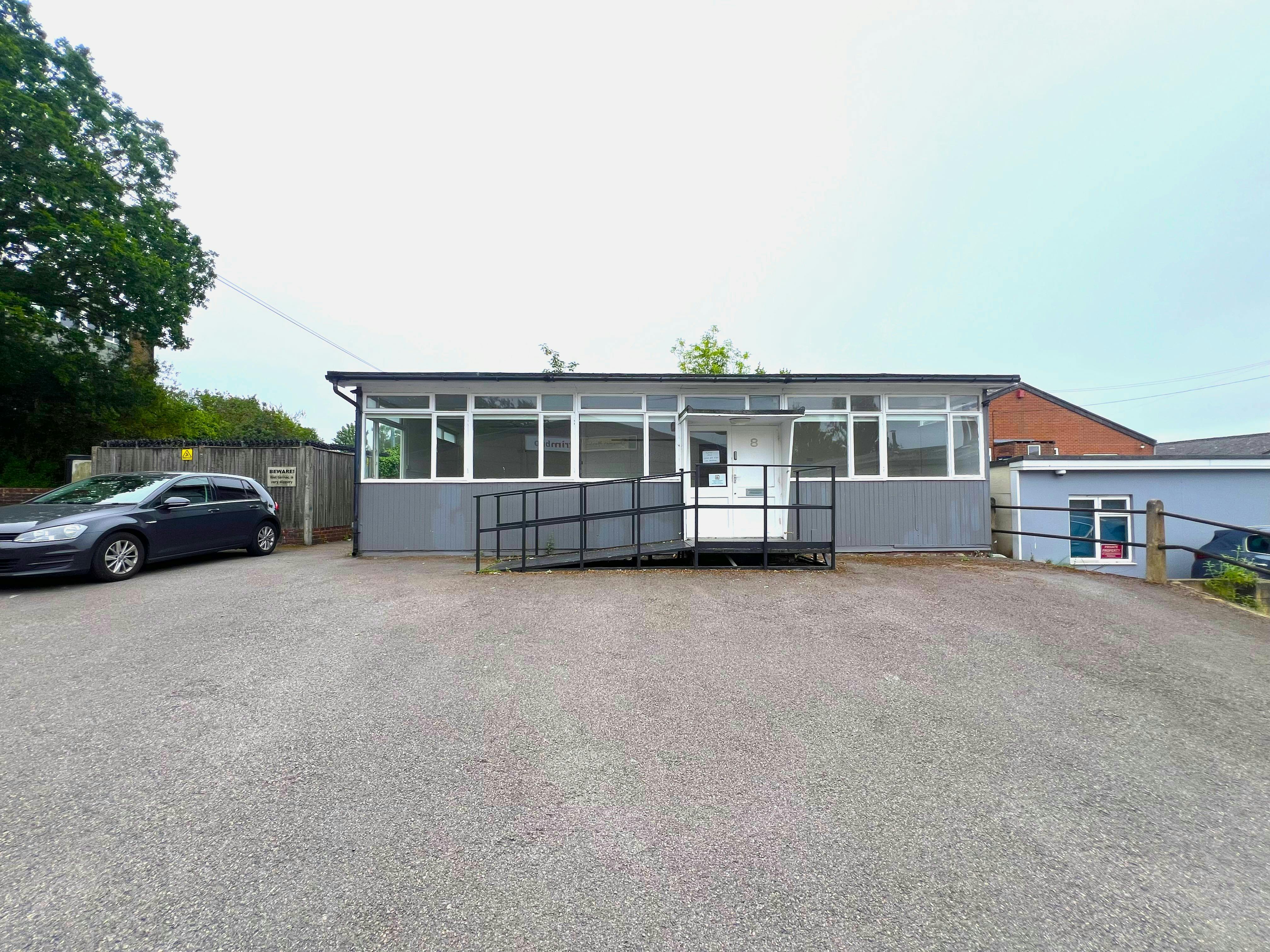 Unit 8 Mulberry Trading Estate, Horsham, Office To Let - IMG_0467.jpeg