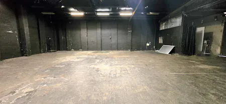 Unit 12 & Unit 13, Lyndean Industrial Estate, London, Industrial To Let - 20260224_134853 - Edited.jpg