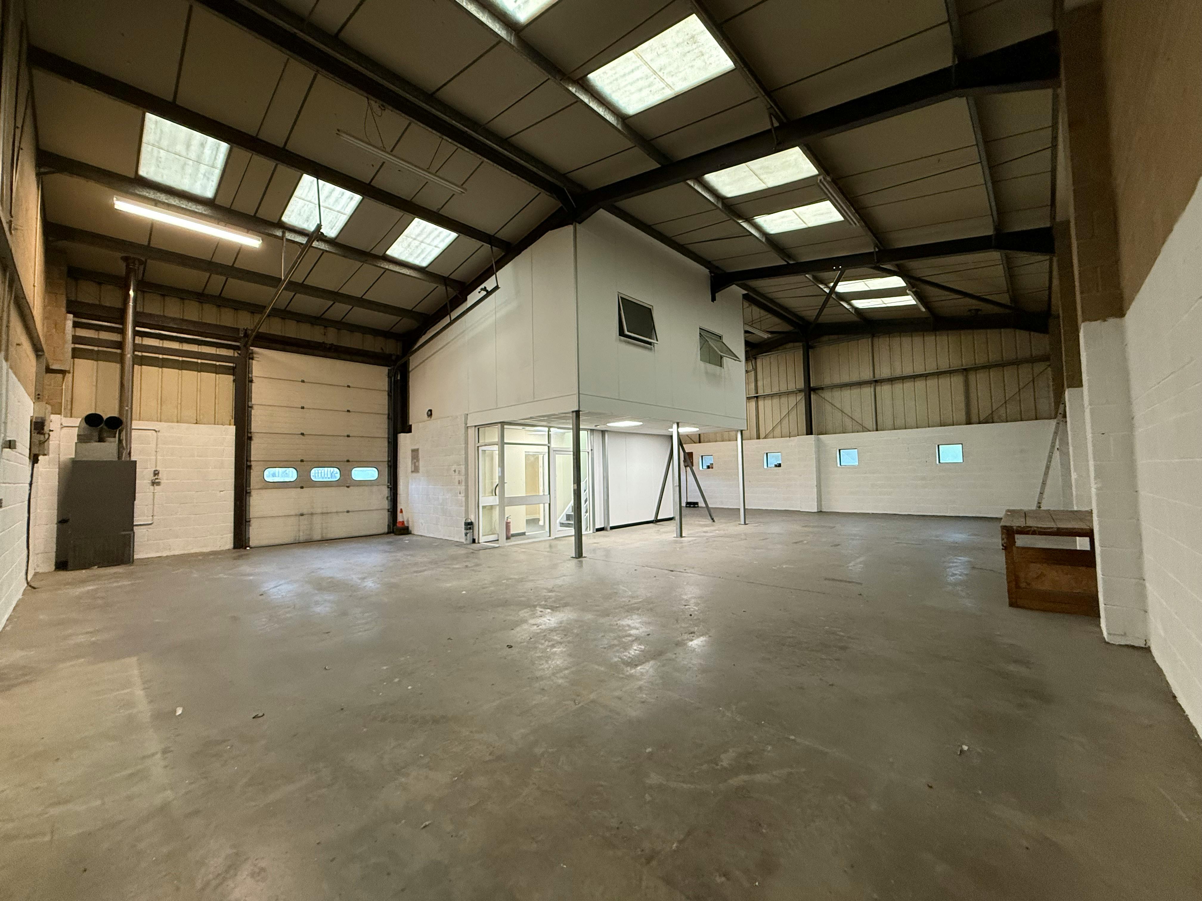 Industrial Unit in Southampton - photo 4