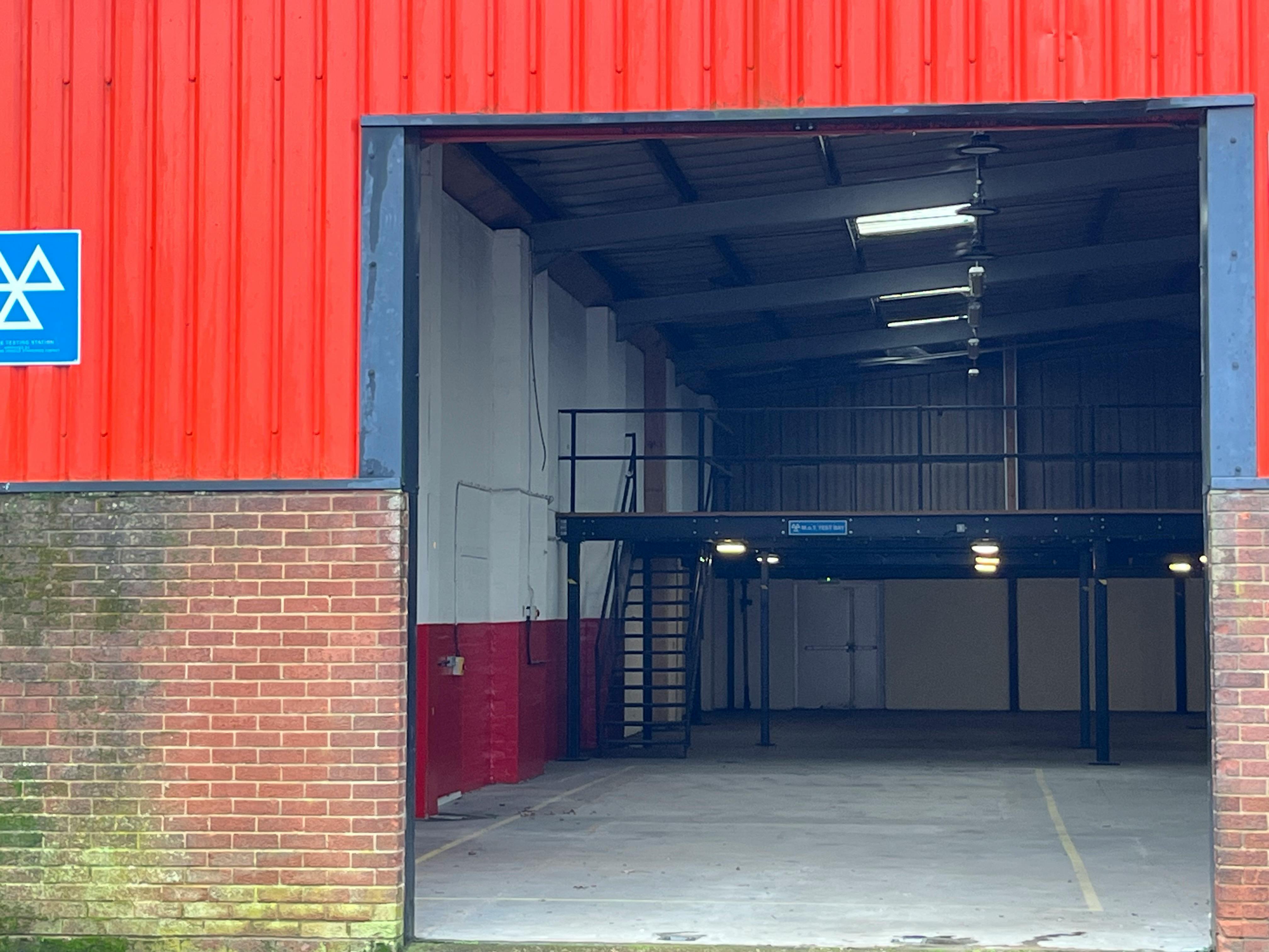 Industrial Unit in Warwick - photo 3