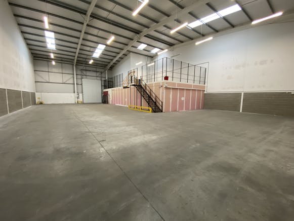 Unit 9 Cliffside Trade Park, West Thurrock, Industrial To Let - West Thurrock - 9 Cliffside inset1REVISED.jpg