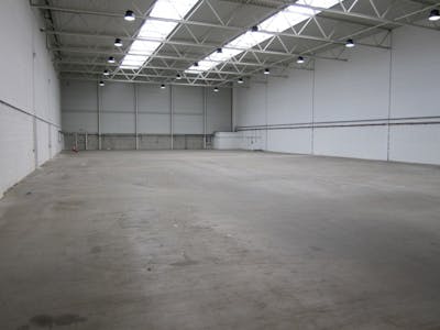 Unit 3a, Thatcham, Industrial / Logistics / Trade Counter / Warehouse / Industrial / Warehouse To Let - Transigo Unit 3b Warehouse 2.JPG