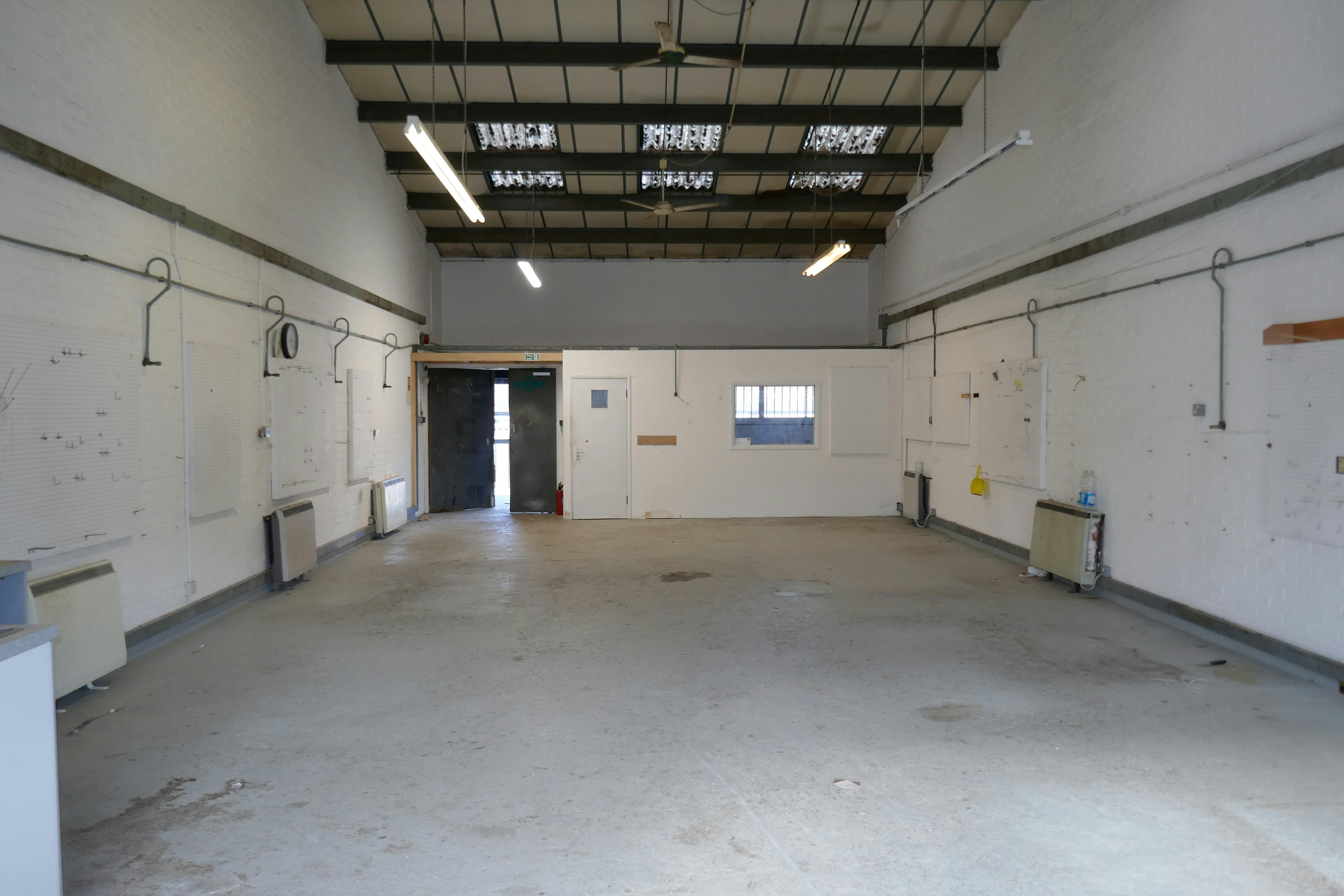 Units 32-33,34,37,38,39, Oakwood Hill, Loughton, Other / Offices / Other To Let - P1010445.JPG