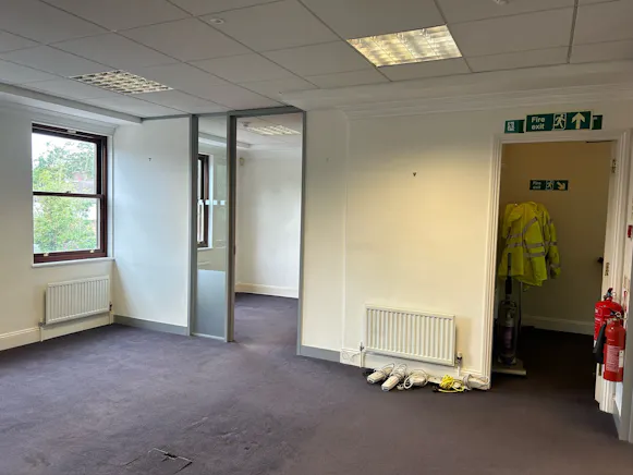 Unit 3, Cheapside Court, Ascot, Offices To Let - 13.jpg