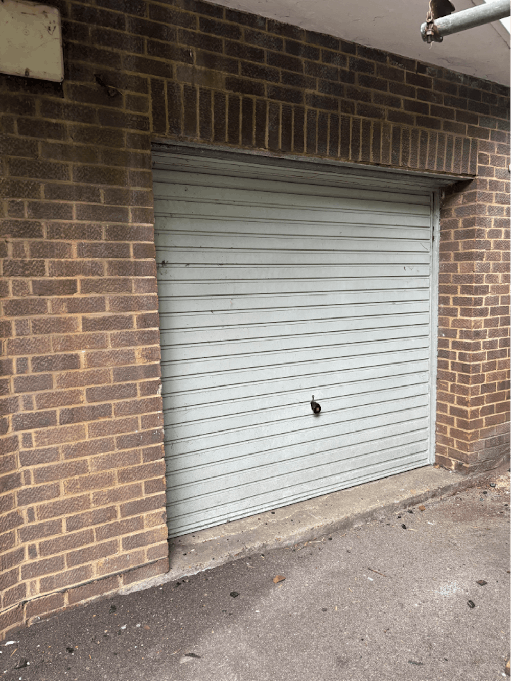 Garage at 23-24 Woodland Grange - 1.png