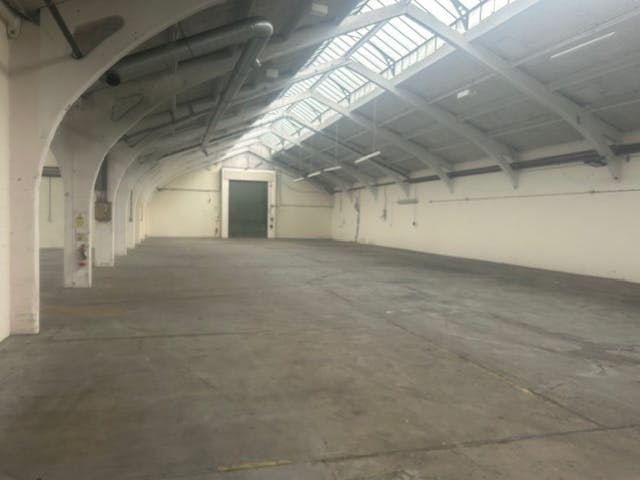 Unit 11 - 13 Vallis Trading Estate - IMG_0025.jpg