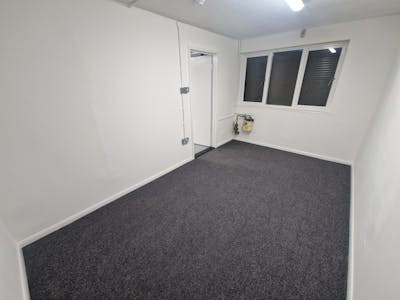 13 Limberline Spur, Portsmouth, Industrial / Warehouse To Let - 20251022_101634.jpg