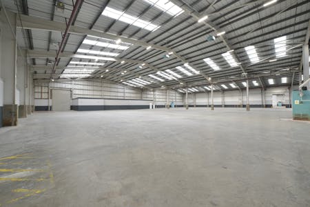 Unit M1, Heywood Distribution Park, Heywood, Industrial To Let - DSC_4339 rt.jpg