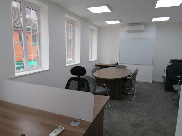 2A Princess Way, Camberley, Offices / Retail To Let - IMG_1947.JPG