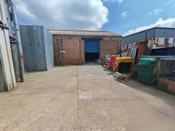 32-34 Sunbeam Road, Park Royal, Industrial / Warehouse To Let - IMG_20250519_115535_edit_162126503984403.jpg