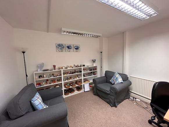 1st & 2nd Floor Offices, 4 Temple Street, Aylesbury, Offices To Let - WhatsApp Image 20250227 at 154031_1da65c2f.jpg