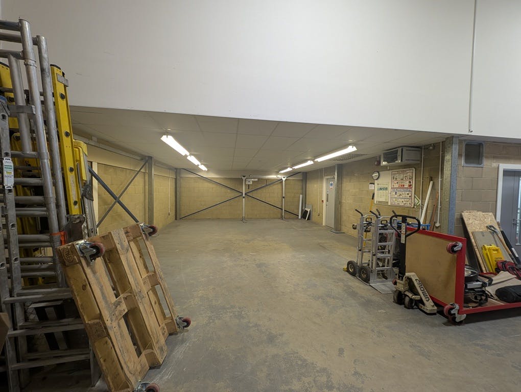 Industrial Unit in Romsey - photo 4