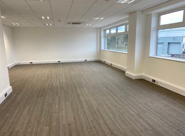 Unit 11 Quadrant Court, Dartford, Industrial To Let - Dartford - Quadrant Court 11 office.jpg