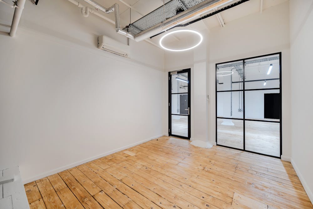 Lwr Grd E, Zetland House, 5-25 Scrutton Street - New