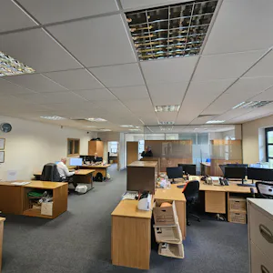 4a Kingfisher Court, Bellbrook Industrial Estate, Uckfield, Office To Let - 20260416_091338_resized.jpg