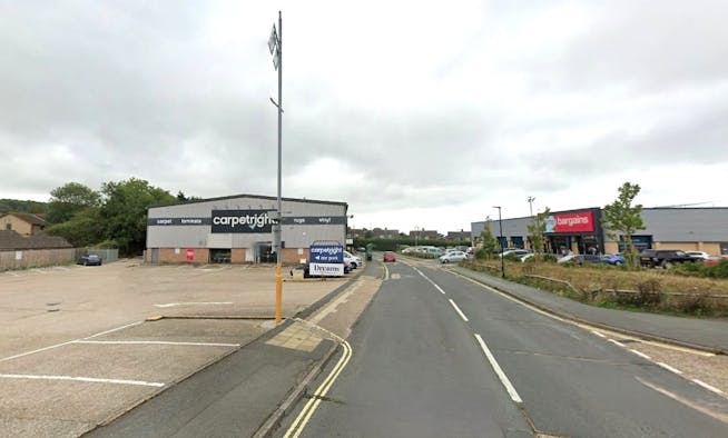 Former Carpetright, Gunville Trading Estate, Newport, Industrial / Leisure / Retail To Let / For Sale - Taylor Road, Newport, Isle of Wight v.jpg