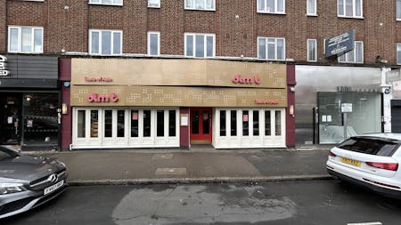 275-277 High Road, Loughton, Leisure / Retail To Let - IMG_5107.jpg