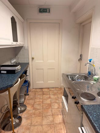 7 Victoria Avenue, Harrogate, Offices To Let - PHOTO-2026-01-27-14-09-01.jpg