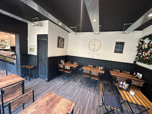 Berrys Arcade, Rayleigh, Office / Retail To Let - IMG20250522WA0010.jpg