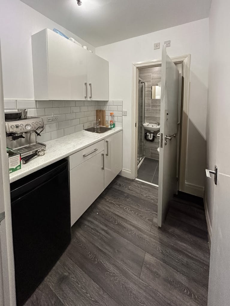 Office (E Class) – 52 Eversholt Street - Image 2edit.jpg