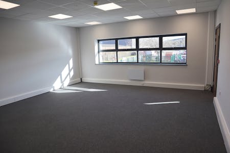 Unit B James Watt Close, Hawksworth Trading Estate, Swindon, Industrial / Warehouse To Let - IMG_1864 interior room 1 .jpg