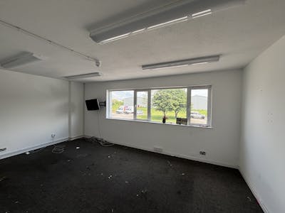 Unit 4, Kestrel Close, Bridgend, Industrial To Let - IMG_0774.jpg